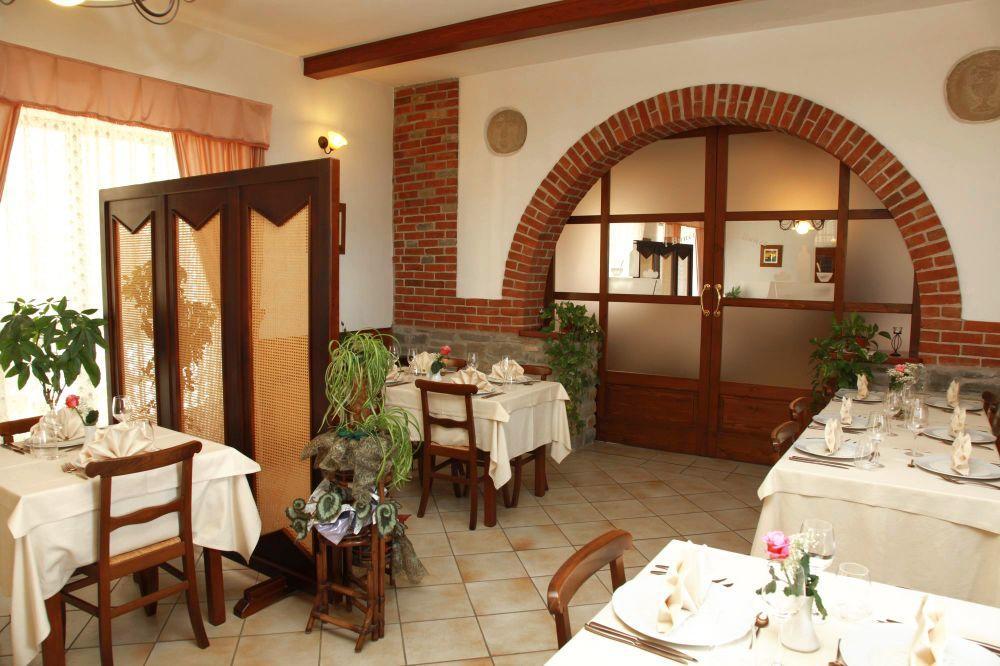 Ristorante Albergo 'L Bunet Cortemilia Eksteriør bilde